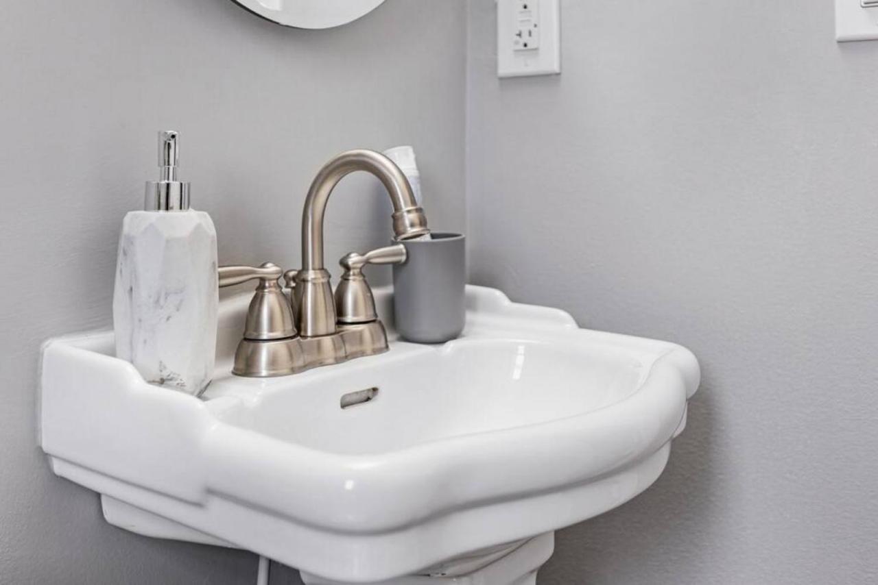 Your Cozy One Bedroom Midtown Детройт Екстериор снимка