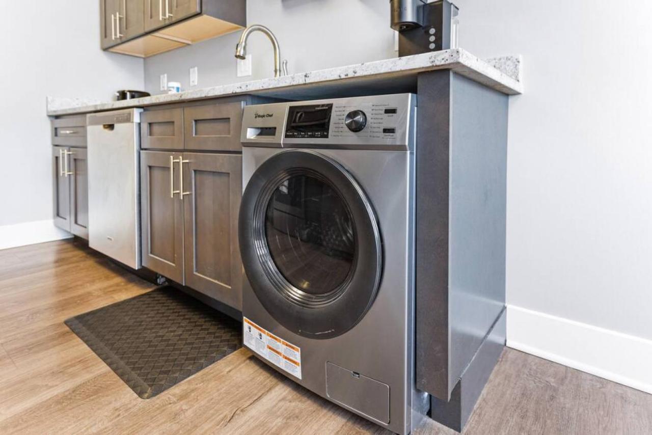 Your Cozy One Bedroom Midtown Детройт Екстериор снимка
